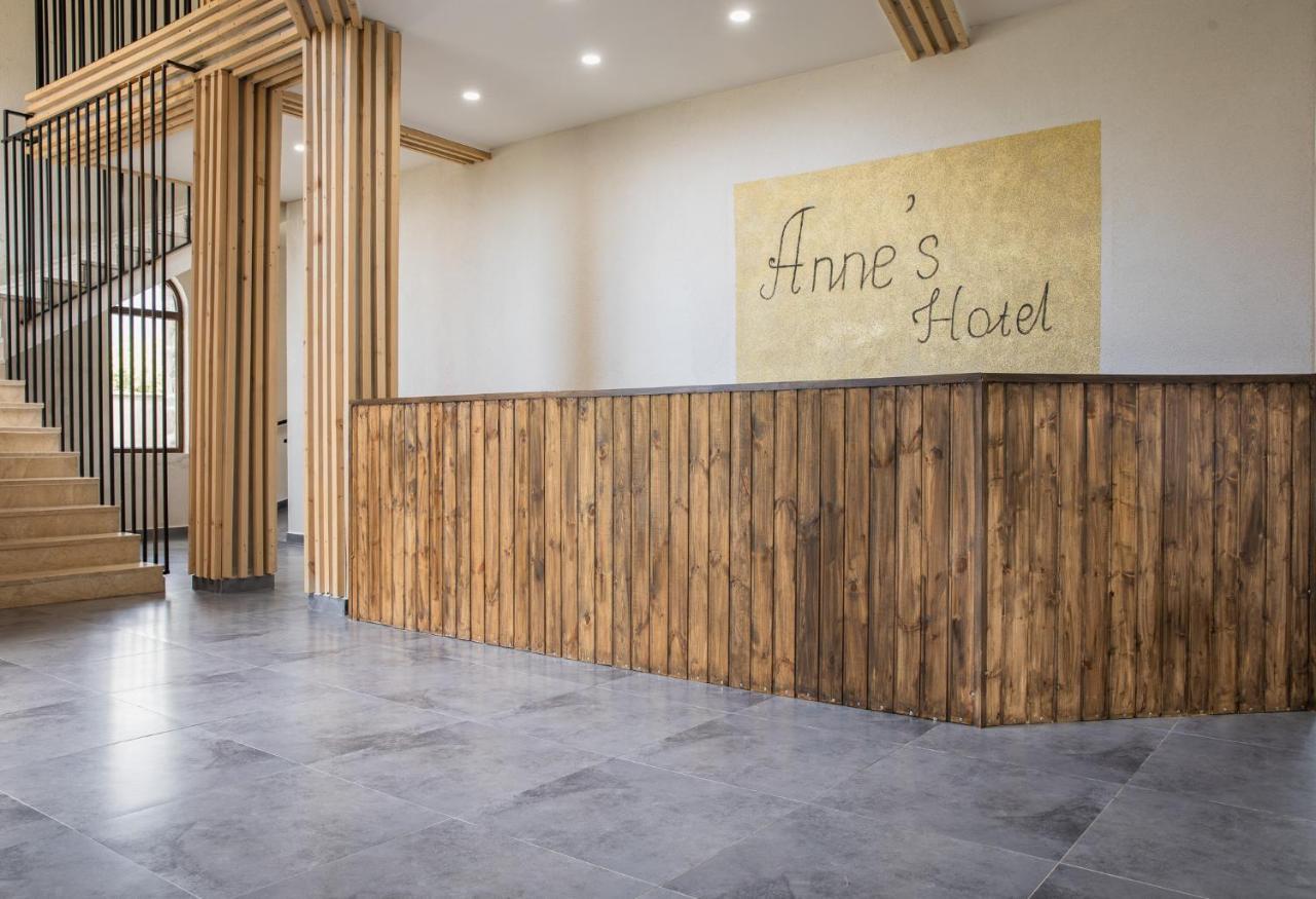 Anne'S Hotel In Mestia Eksteriør bilde